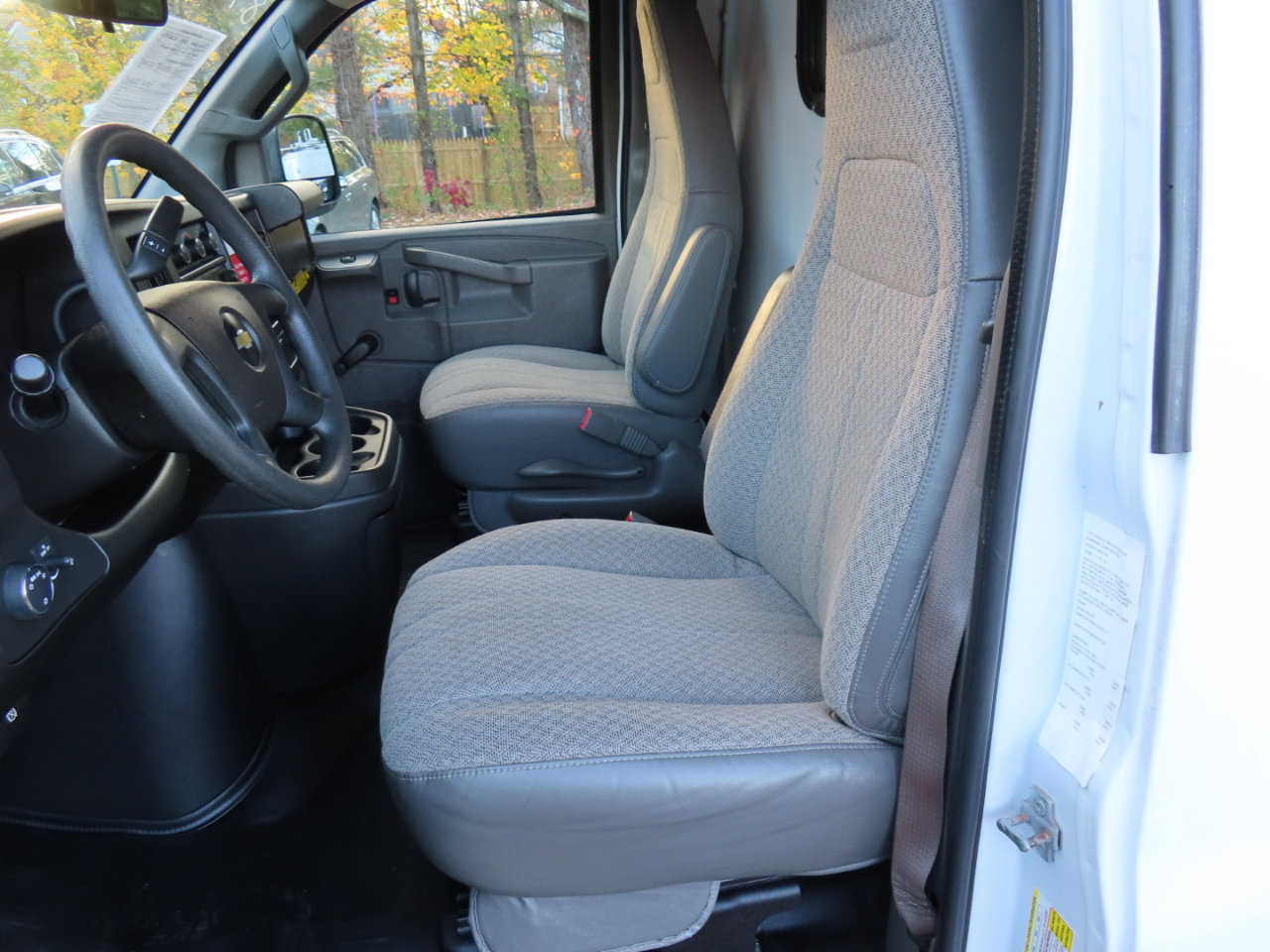 Used 2019 Chevrolet Express 2500 image 7