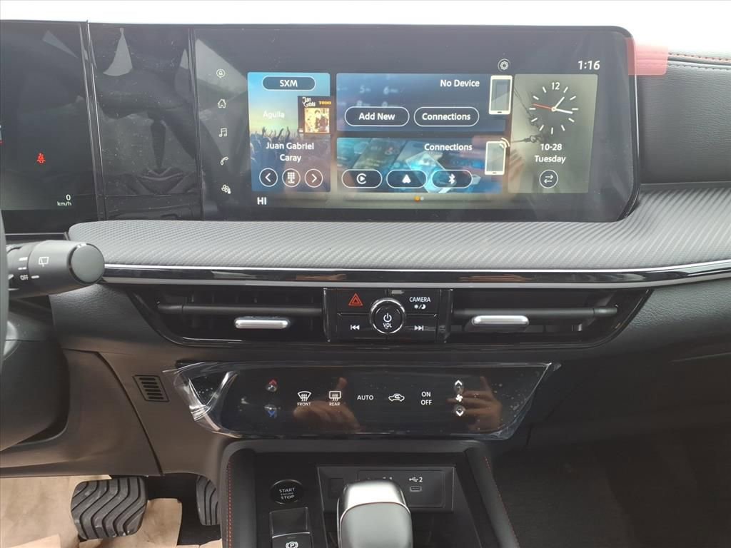 New 2025 Nissan Kicks SR AWD/4WD image 13