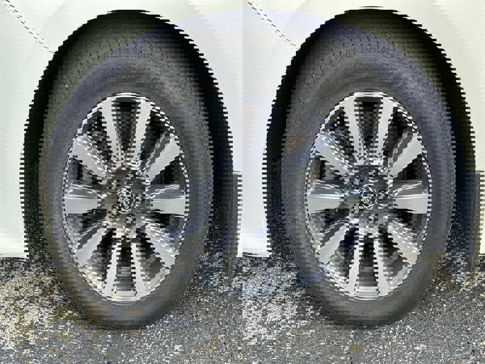 Used 2020 Toyota Sienna XLE image 10