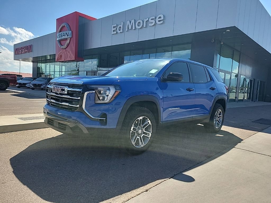 Used 2025 GMC Terrain Elevation w/ Technology Package II image 1