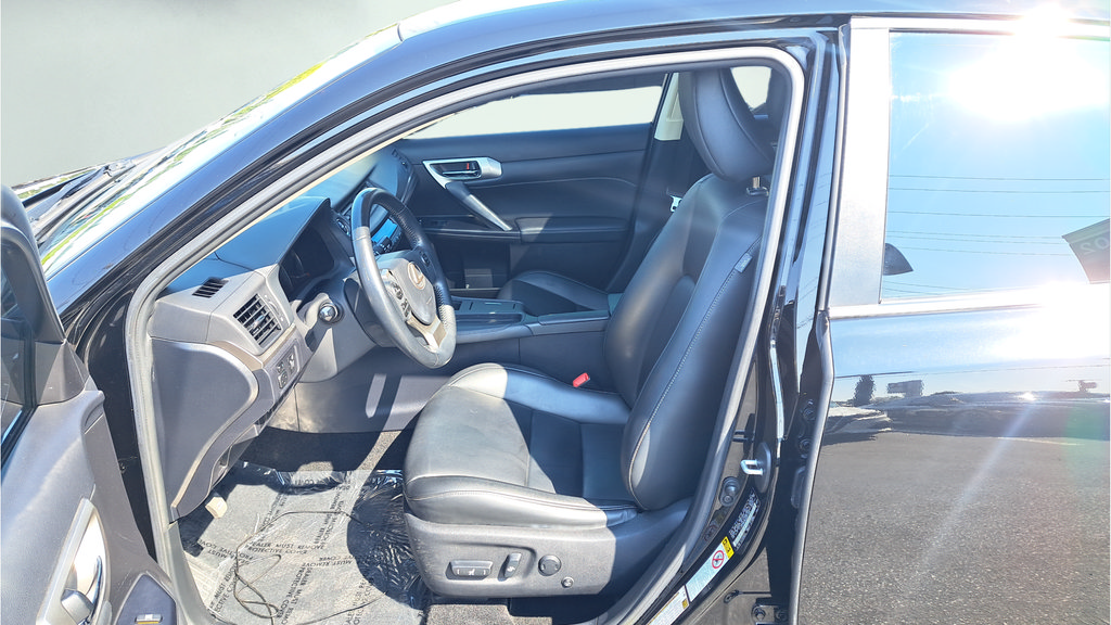 Used 2014 Lexus CT 200h FWD image 10
