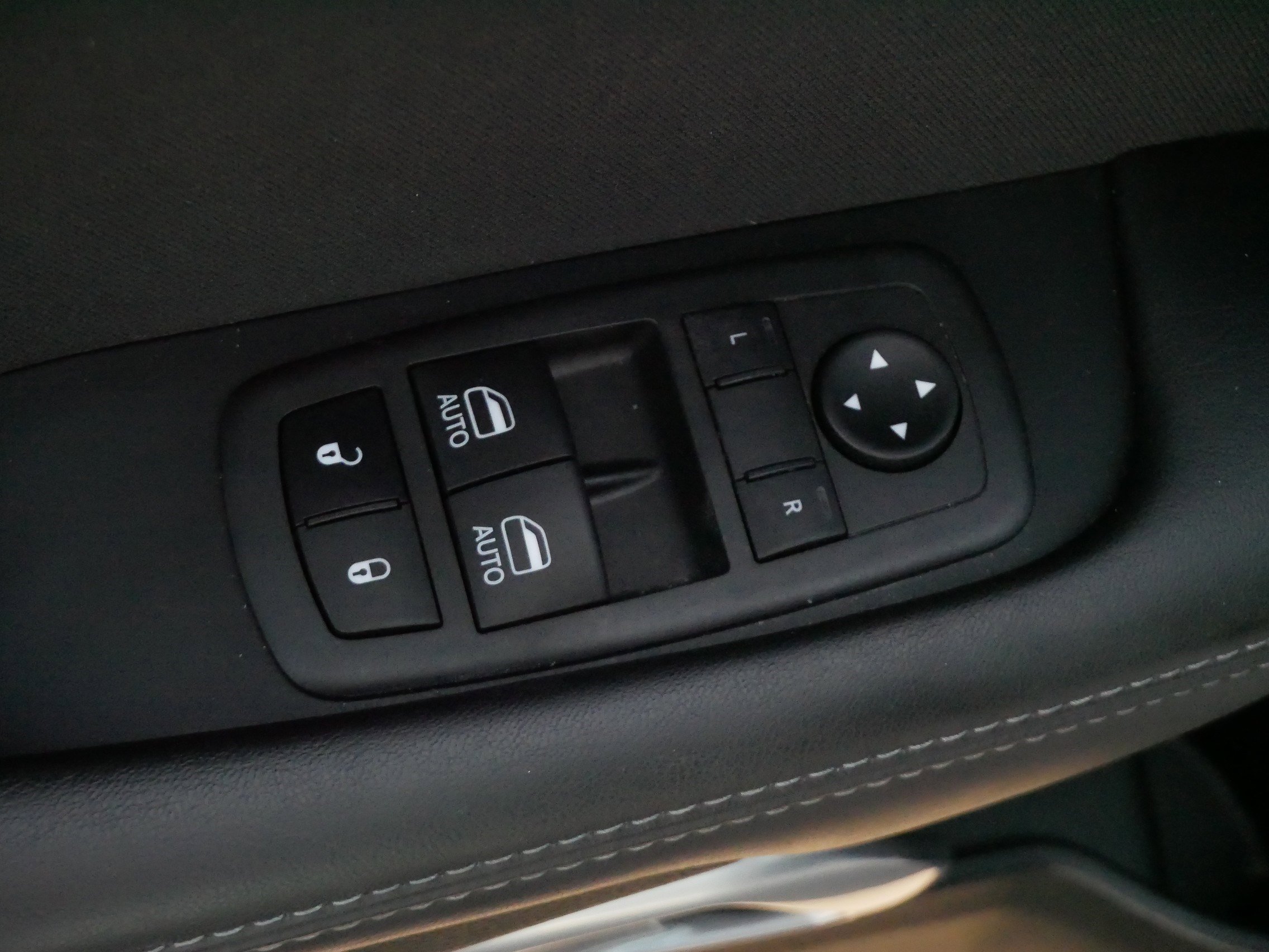 Used 2022 Dodge Challenger SXT w/ Blacktop Package image 19