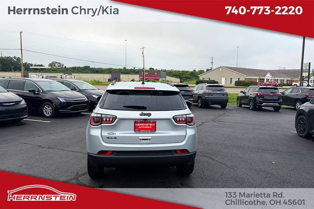 New 2026 Jeep Compass Latitude AWD/4WD image 32