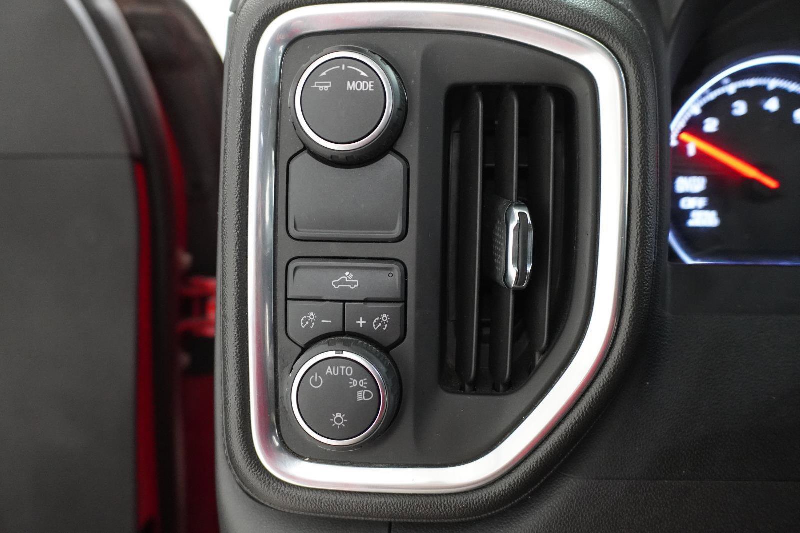 Used 2020 Chevrolet Silverado 1500 LT w/ Texas Edition RWD image 16