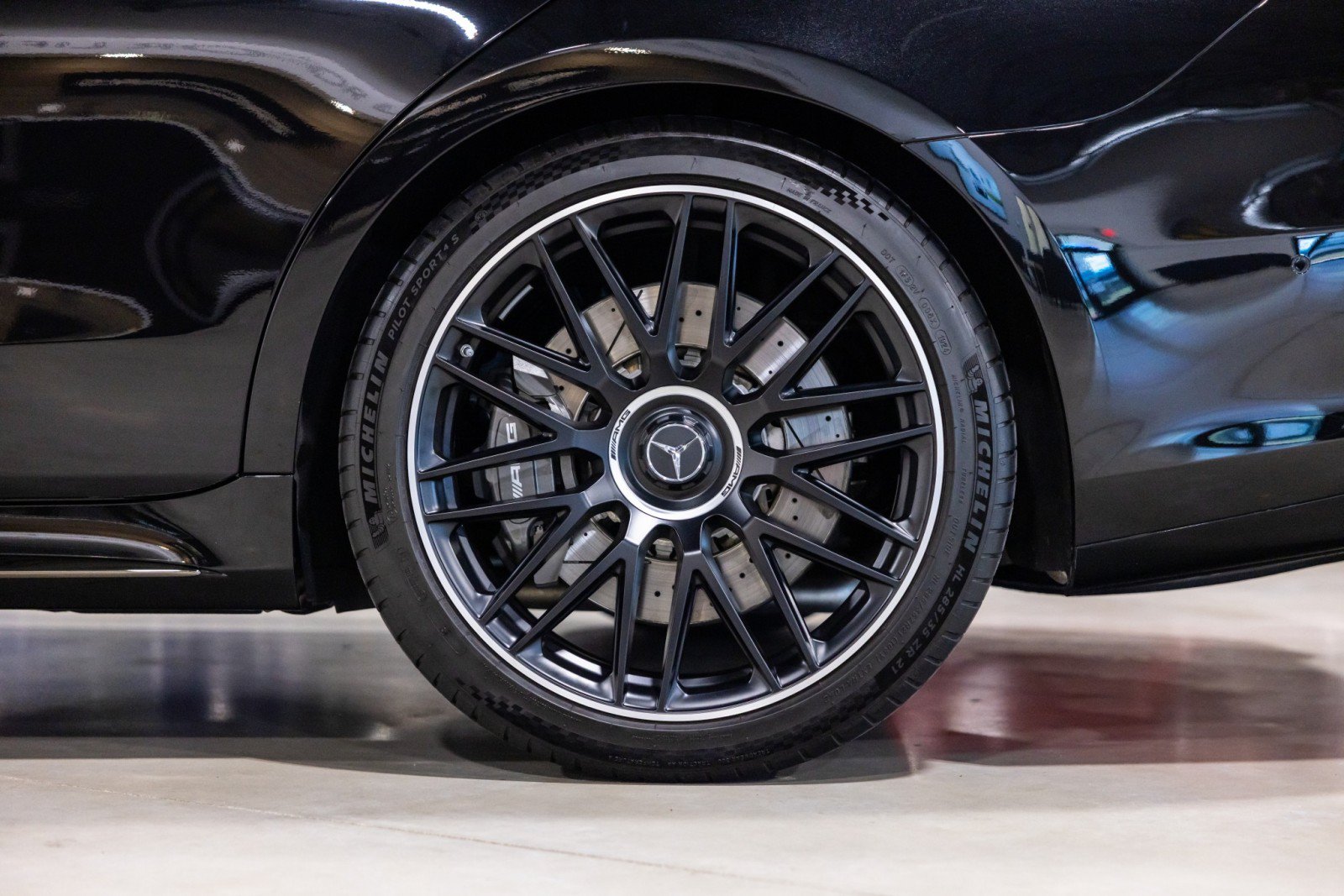 Used 2024 Mercedes-Benz S 63 AMG S w/ AMG Night Package image 17
