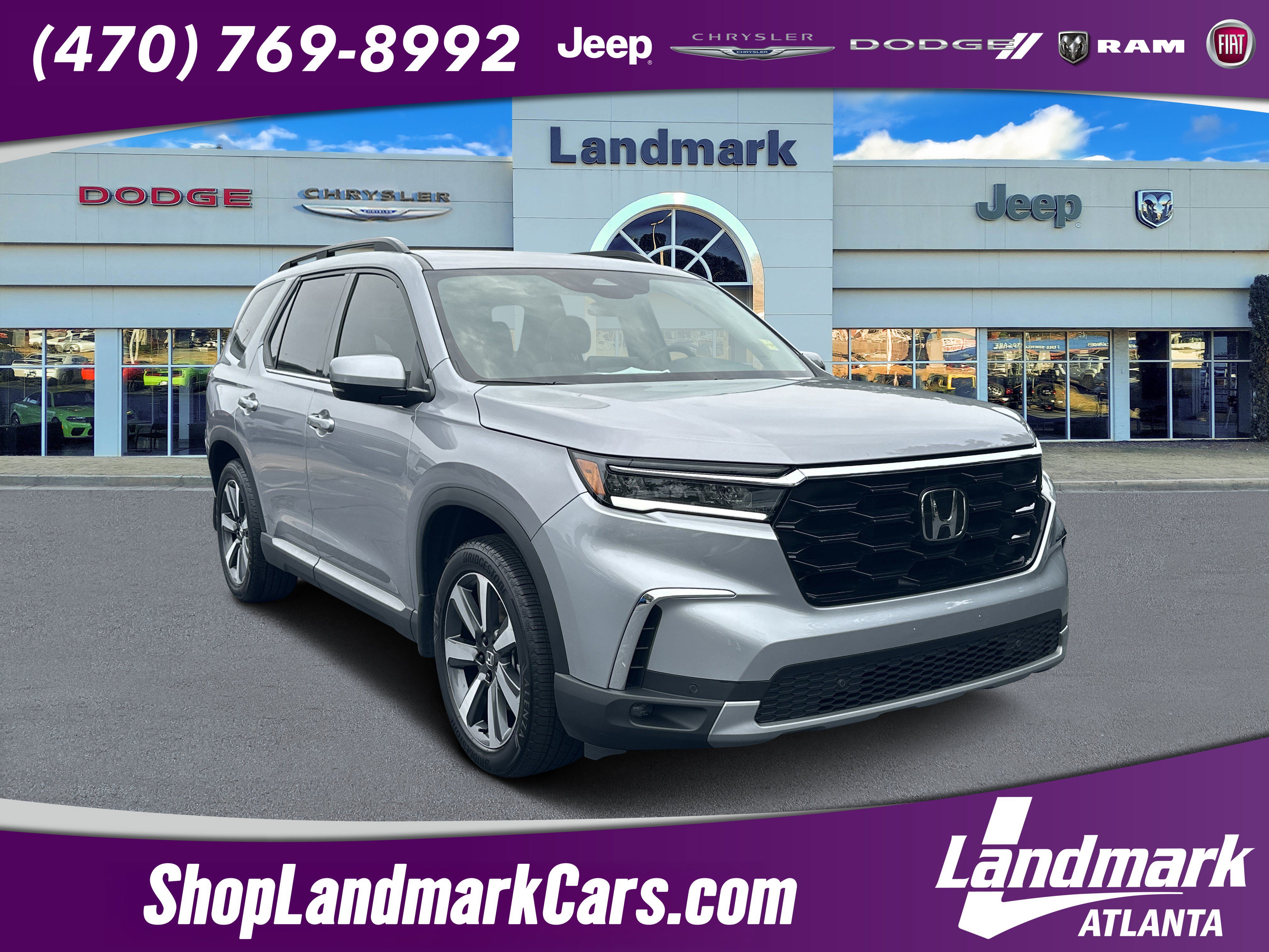 Used 2025 Honda Pilot Touring image 1