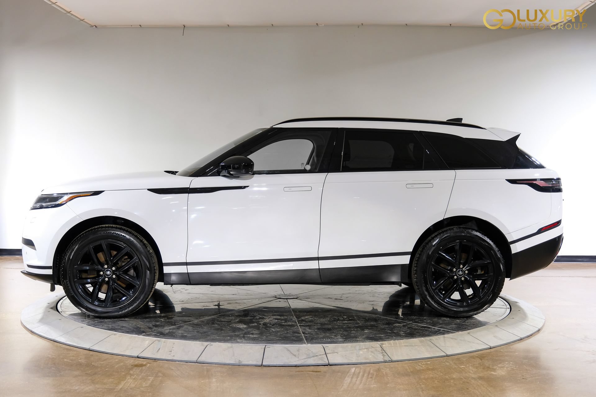 Used 2024 Land Rover Range Rover Velar S AWD/4WD image 13