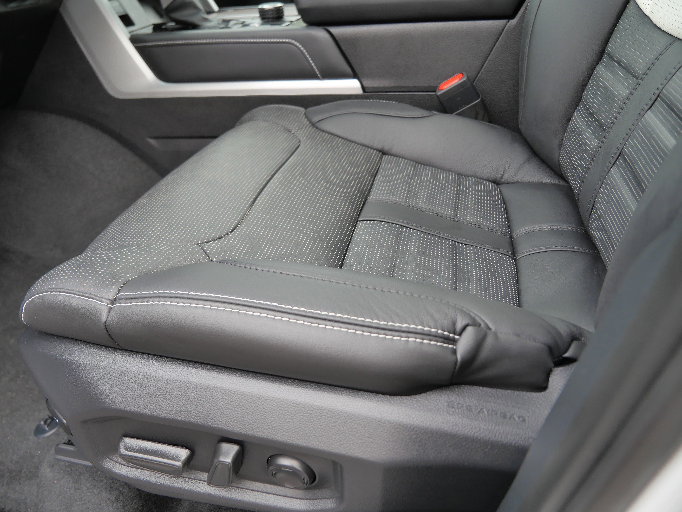 Certified 2025 Toyota Sequoia Capstone image 21