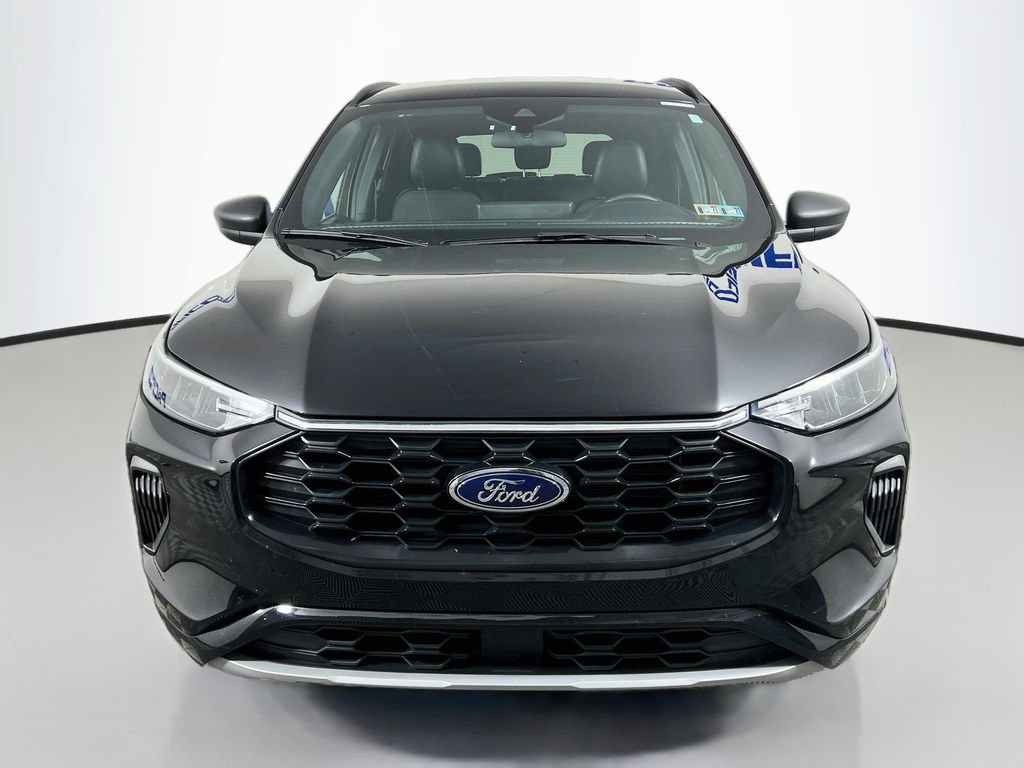 Used 2023 Ford Escape ST-Line w/ Tech Pack #1 AWD/4WD image 3