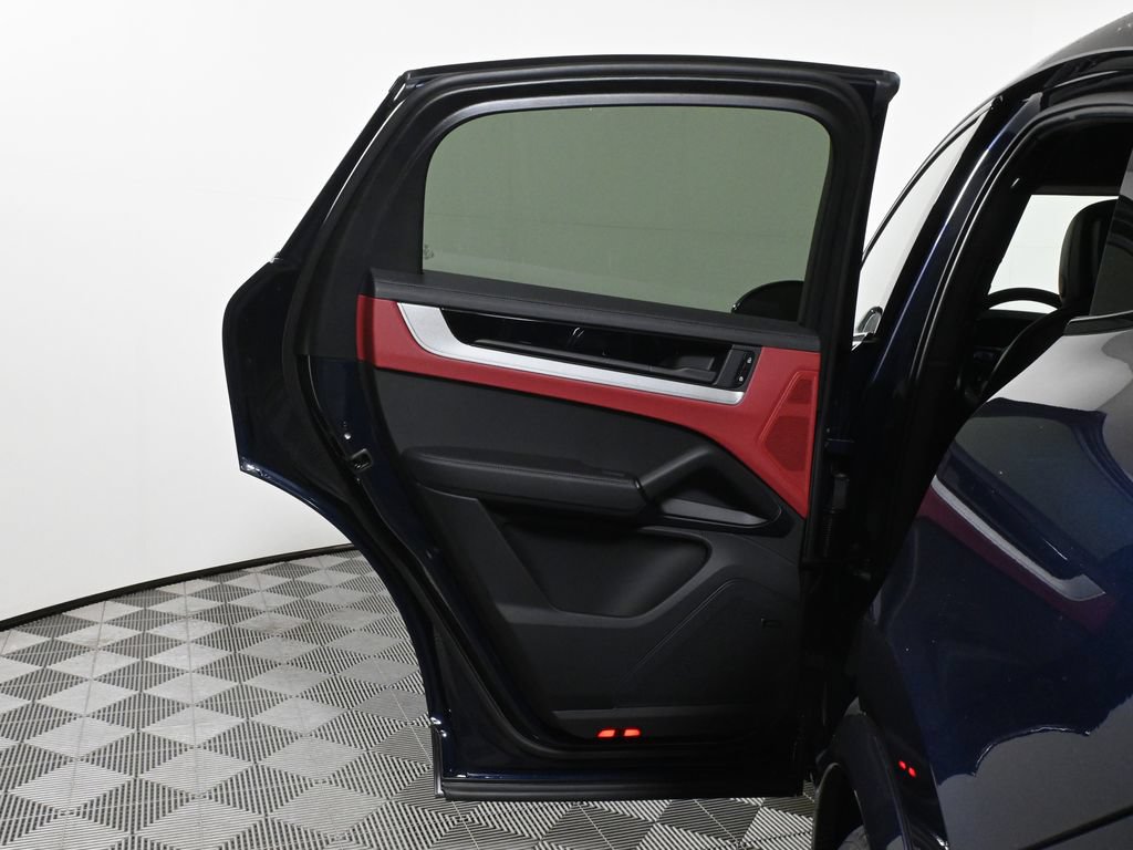 Used 2026 Porsche Cayenne S AWD/4WD image 35