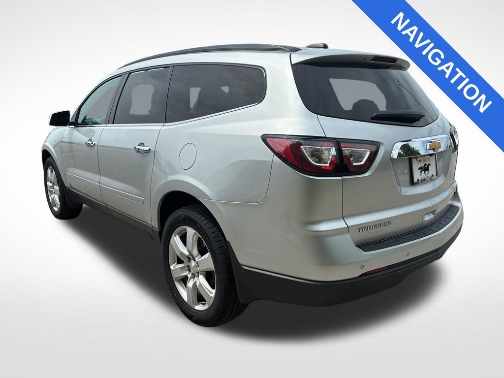 Used 2017 Chevrolet Traverse LT w/ Style and Technology Package FWD image 5