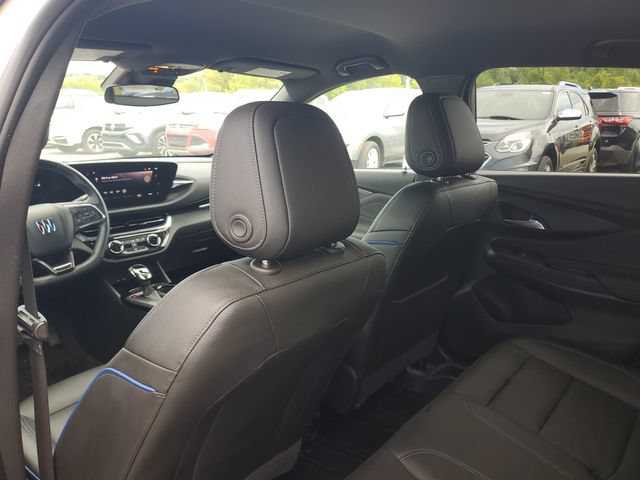 Used 2025 Buick Envista Sport Touring w/ Convenience I Package FWD image 9