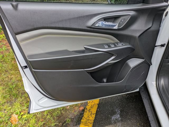 New 2026 Chevrolet Trax ACTIV w/ Sunroof Package FWD image 8