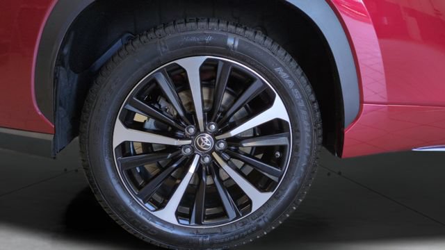 Used 2021 Toyota Highlander XSE AWD/4WD image 25
