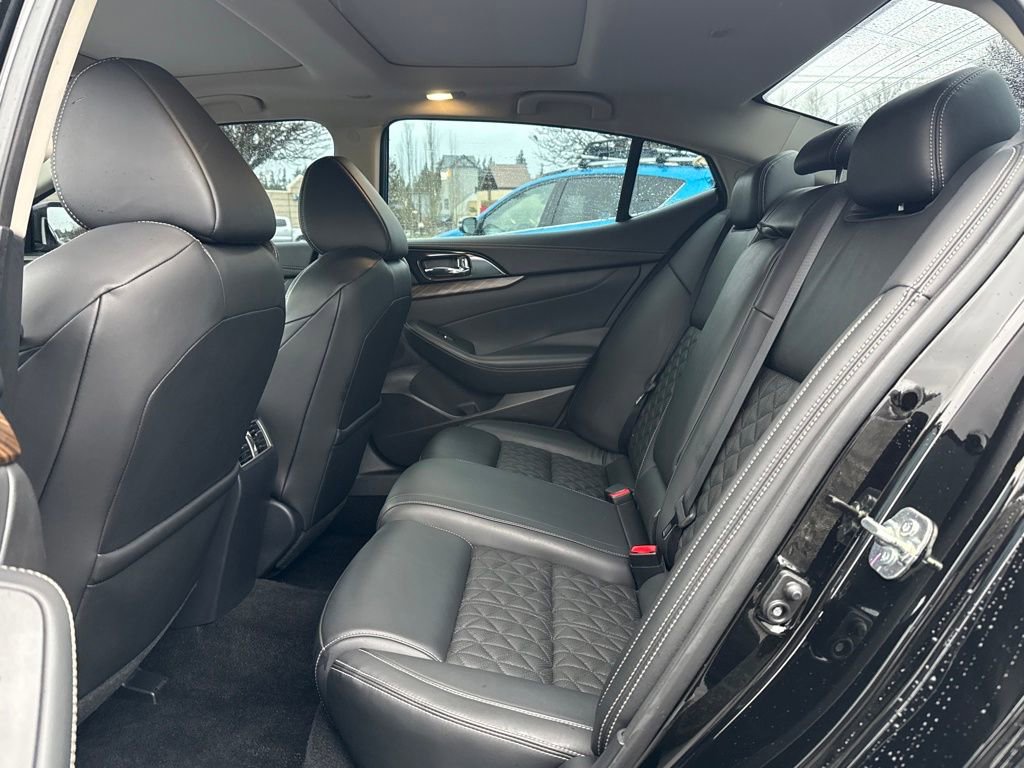 Used 2017 Nissan Maxima Platinum w/ Interior Lighting Package image 28