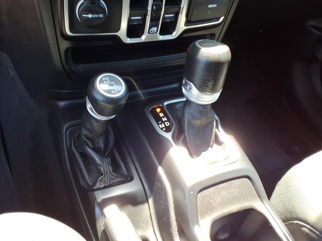 Used 2021 Jeep Gladiator Sport image 13