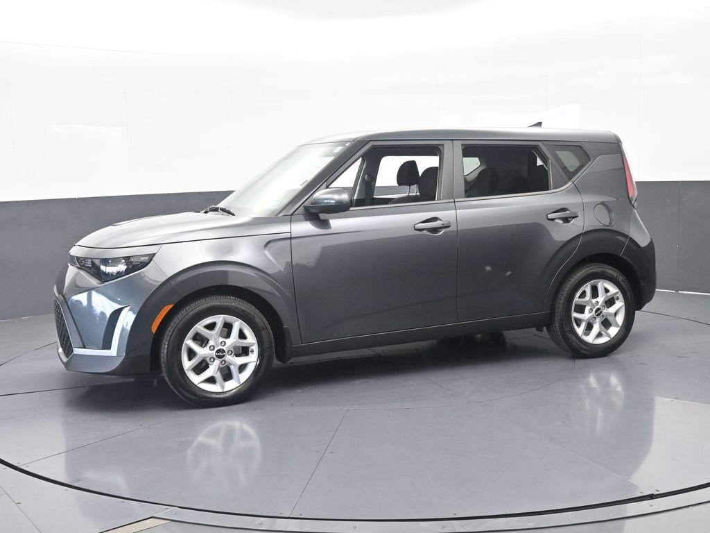 Used 2024 Kia Soul S FWD image 2