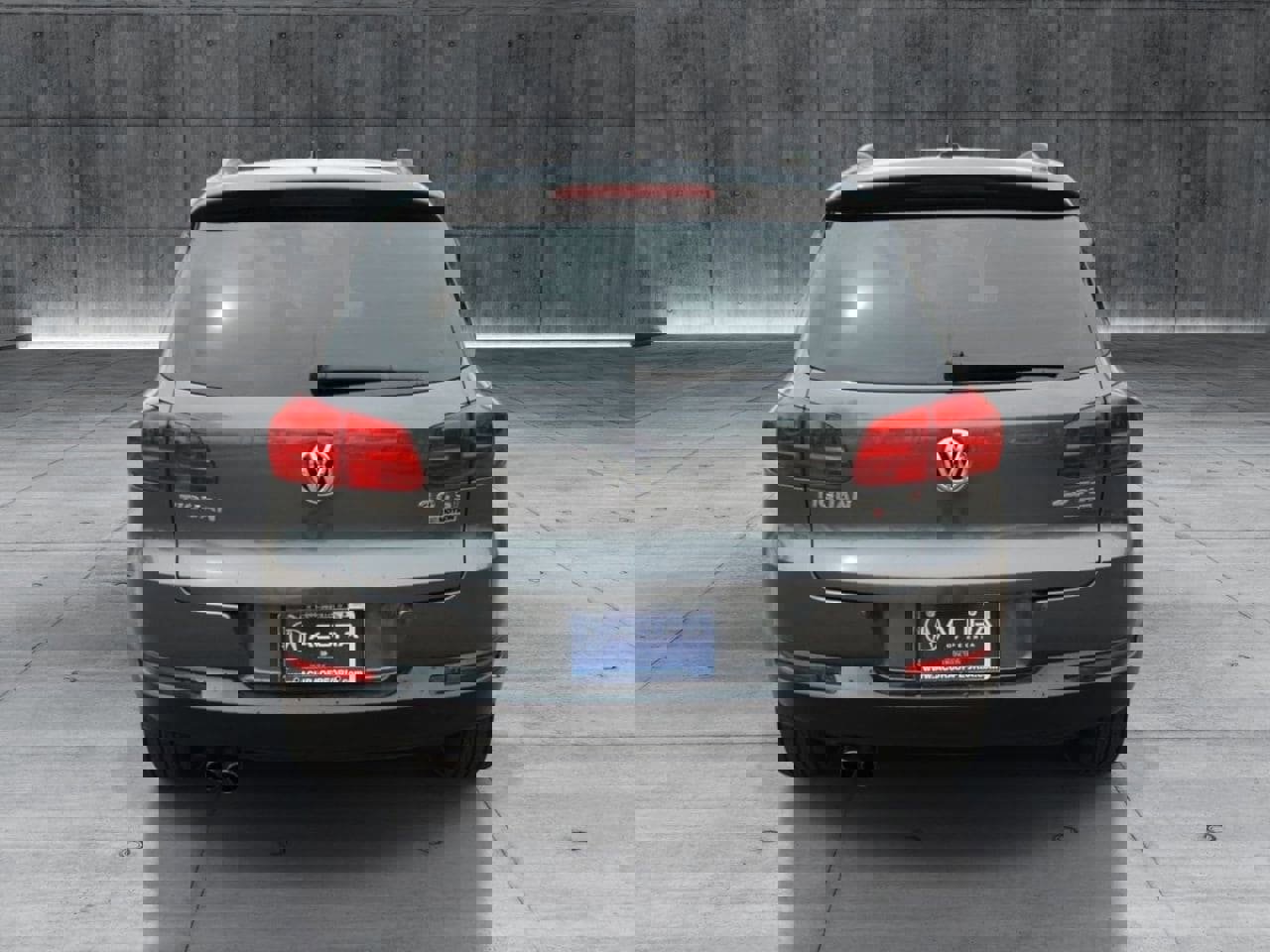 Used 2016 Volkswagen Tiguan image 4