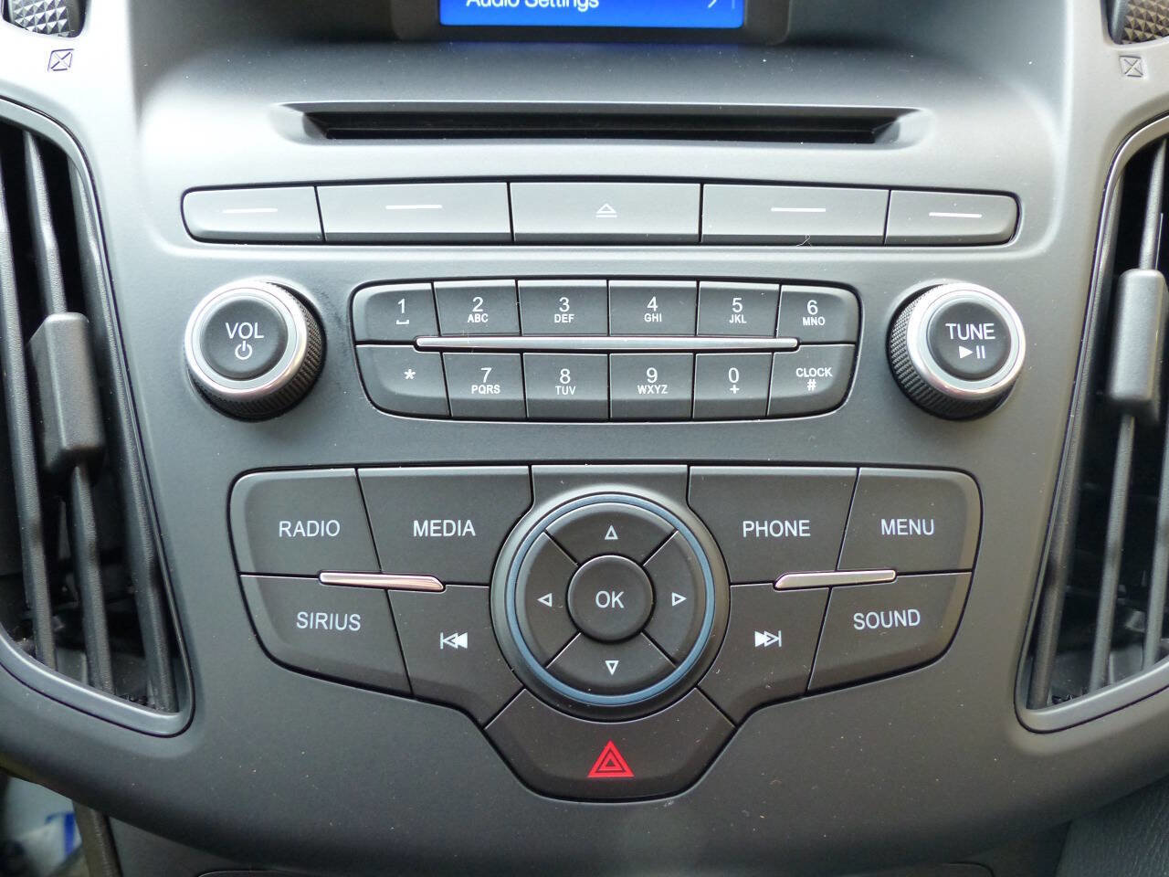 Used 2016 Ford Focus SE FWD image 31