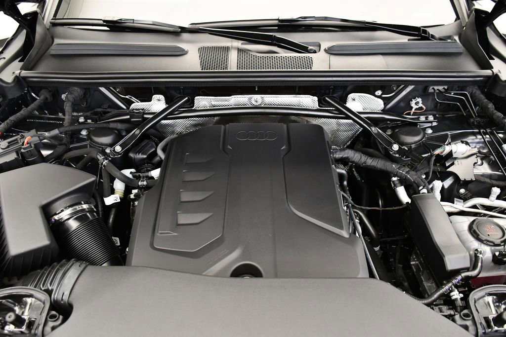 Used 2025 Audi Q5 Premium w/ Convenience Package image 11