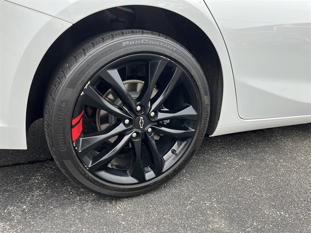 Used 2021 Chevrolet Malibu LT w/ Redline Edition FWD image 9