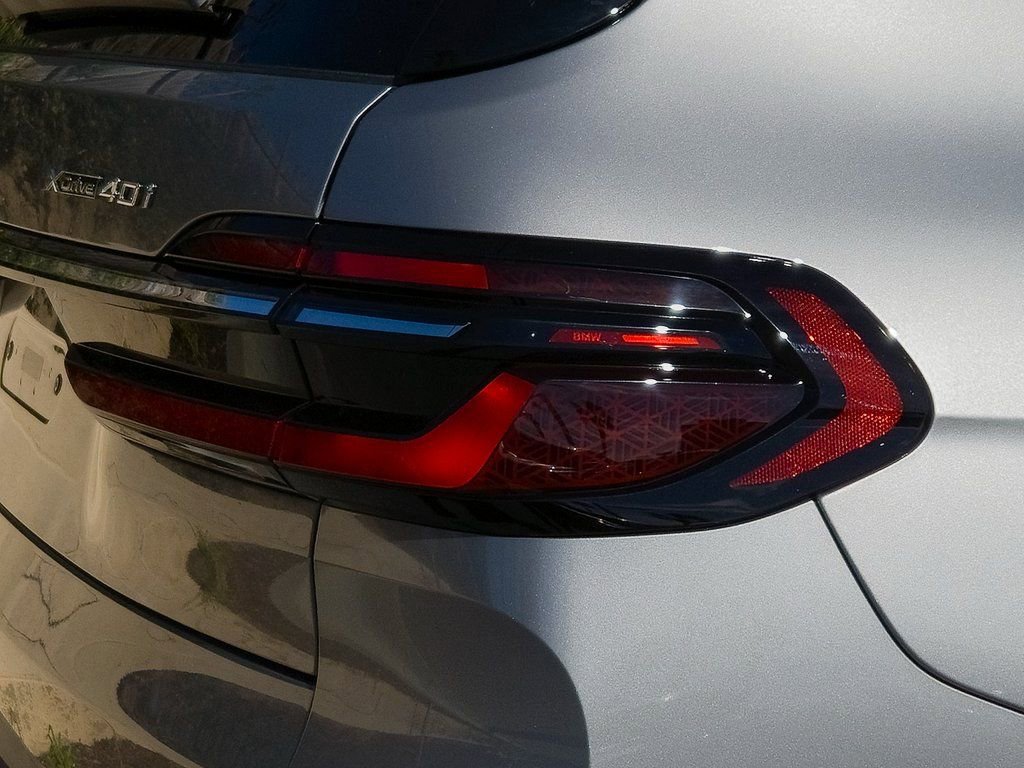 New 2026 BMW X7 xDrive40i w/ Executive Package image 7