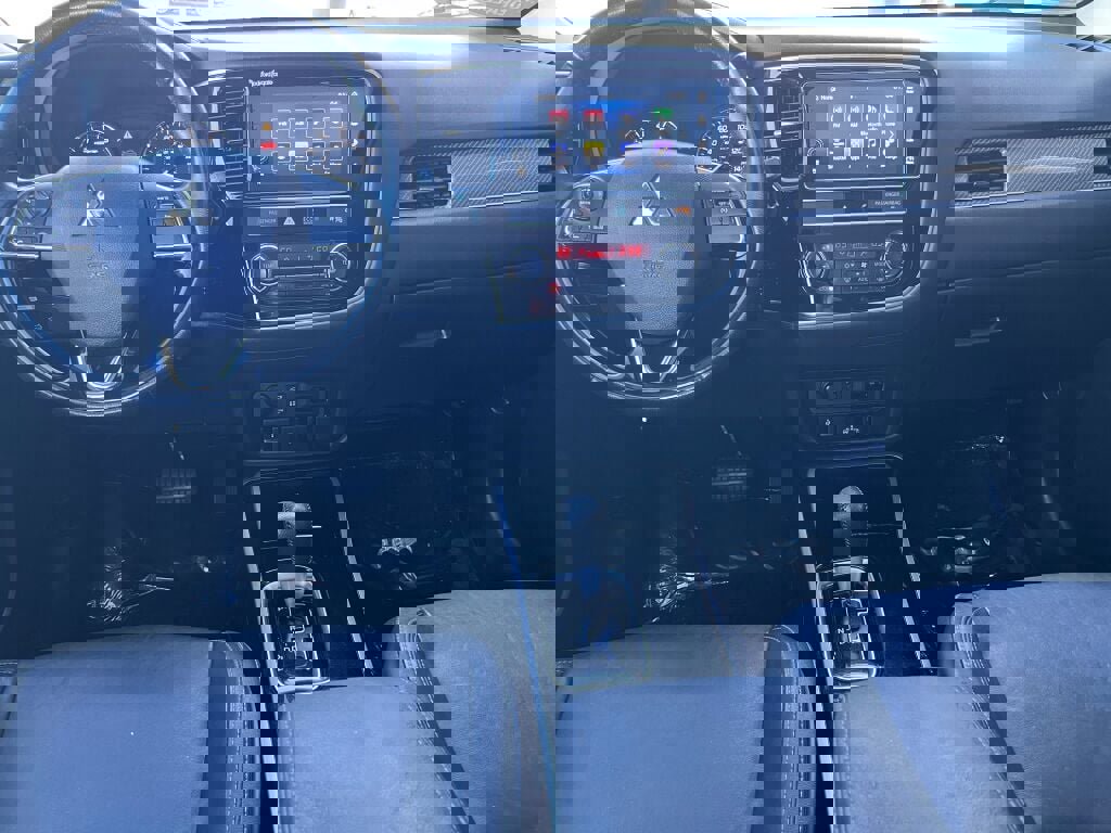 Used 2019 Mitsubishi Outlander SEL image 24