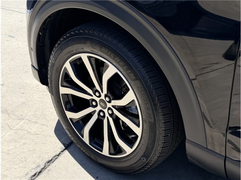 Used 2020 Ford Explorer ST w/ Premium Technology Package AWD/4WD image 10