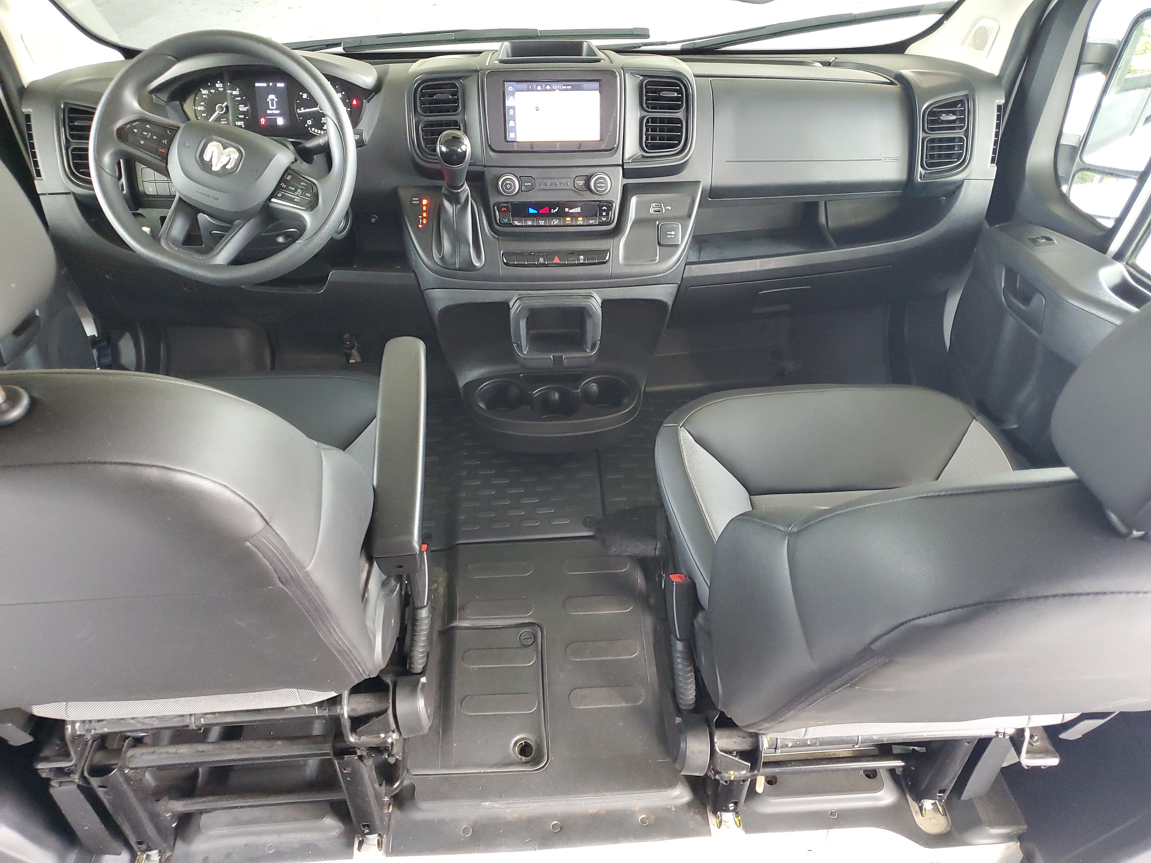 Used 2025 RAM ProMaster 2500 w/ Convenience Group FWD image 12