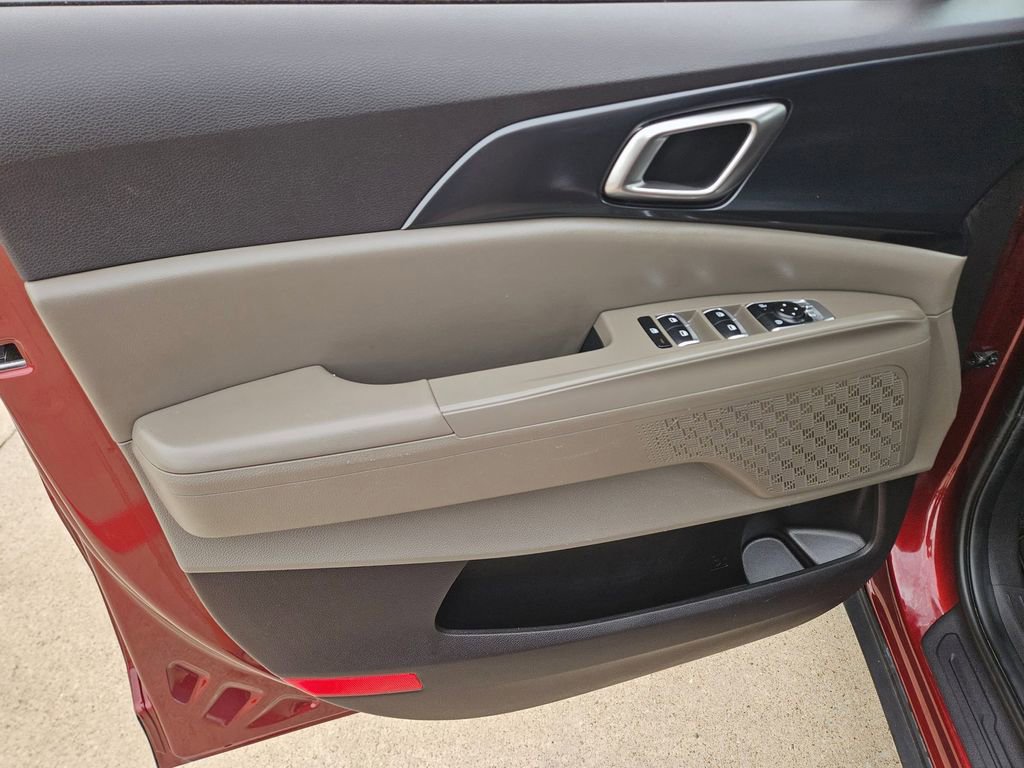 Used 2025 Kia Carnival image 14