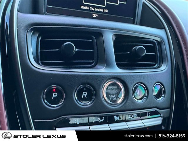 Used 2018 Aston Martin DB11 Coupe image 27