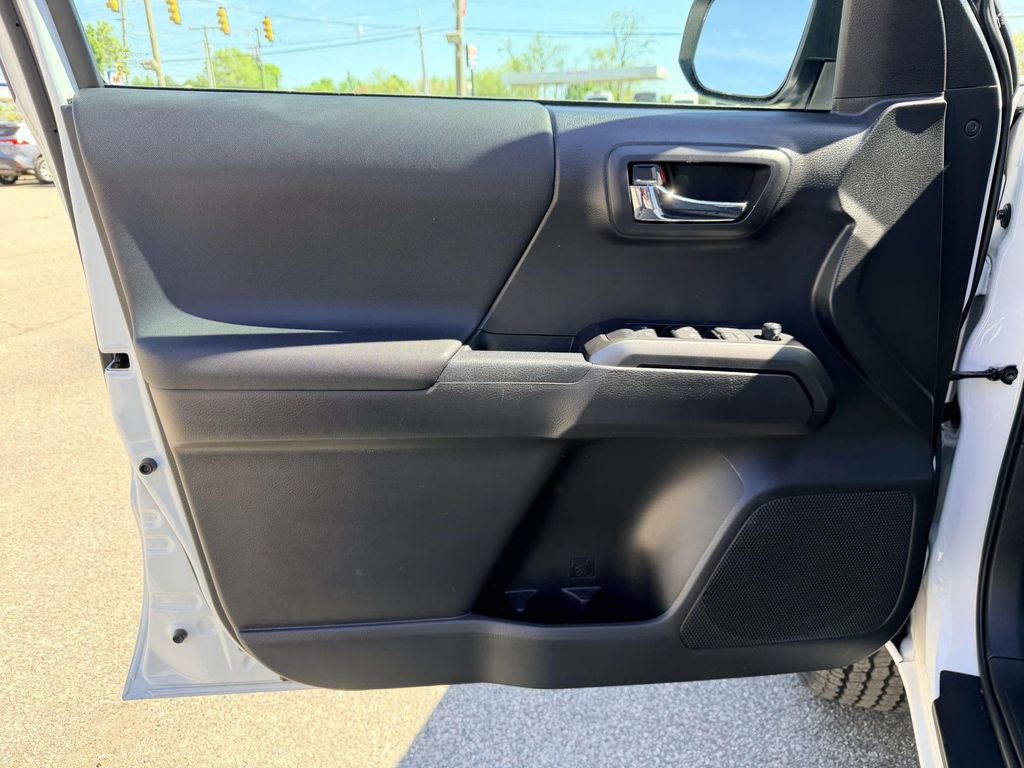 Certified 2023 Toyota Tacoma TRD Off-Road image 18