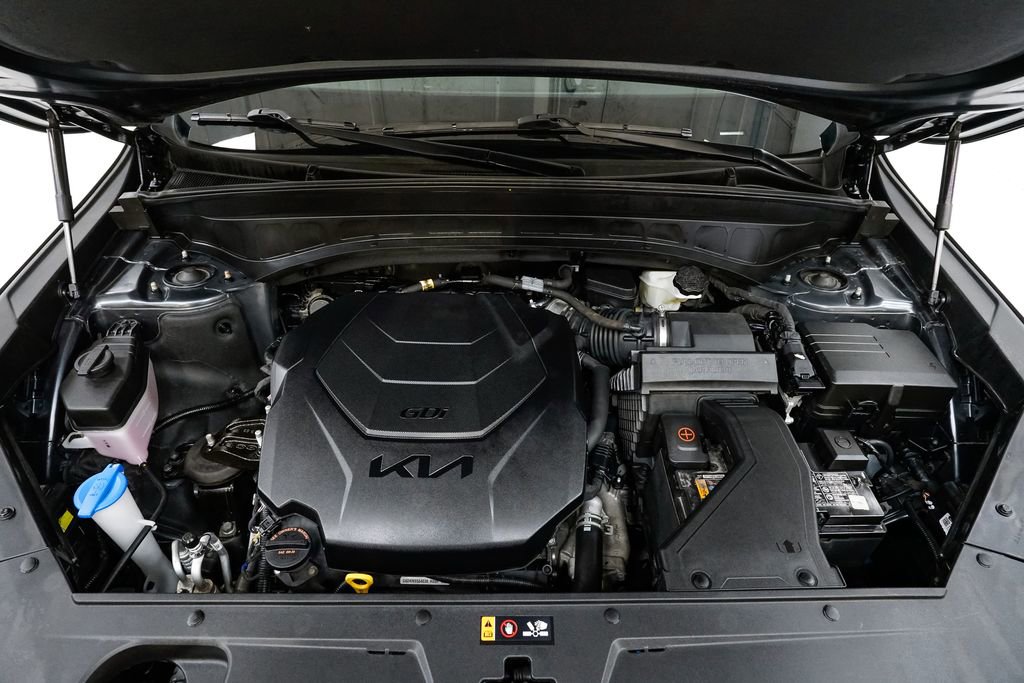 Certified 2023 Kia Telluride LX image 3