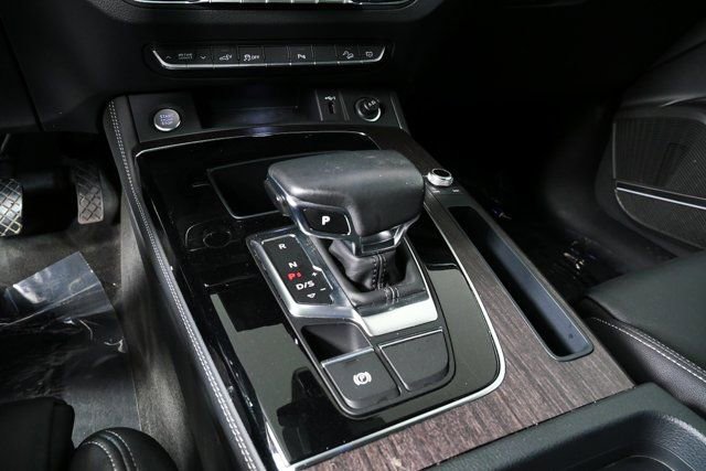 Used 2023 Audi Q5 e Premium Plus w/ Premium Plus Package image 17