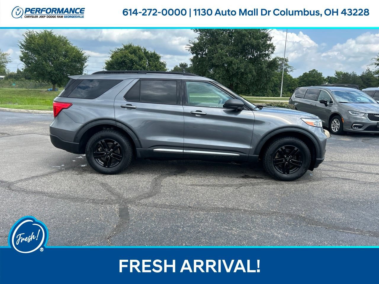 Used 2022 Ford Explorer XLT AWD/4WD image 3