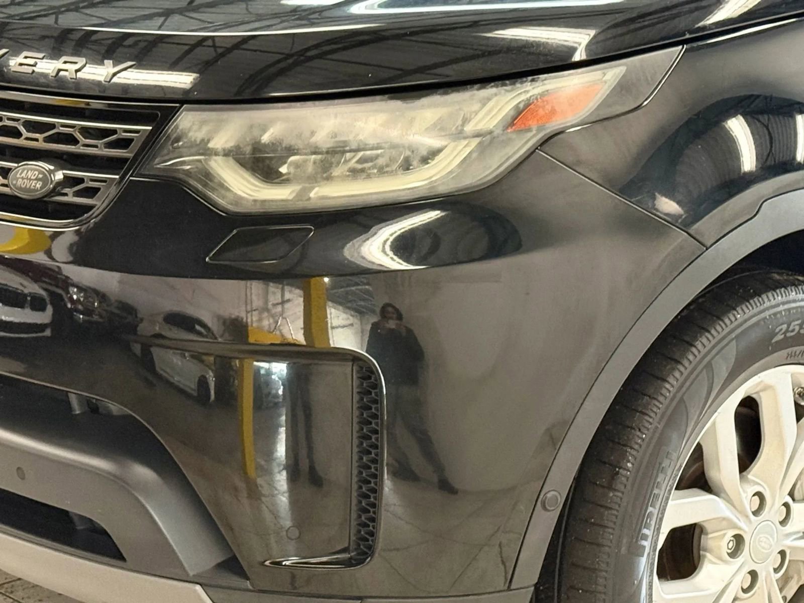Used 2020 Land Rover Discovery SE AWD/4WD image 4