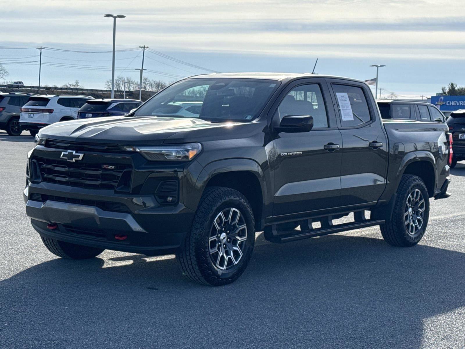 Used 2024 Chevrolet Colorado Z71 w/ Z71 Convenience Package 2 image 27