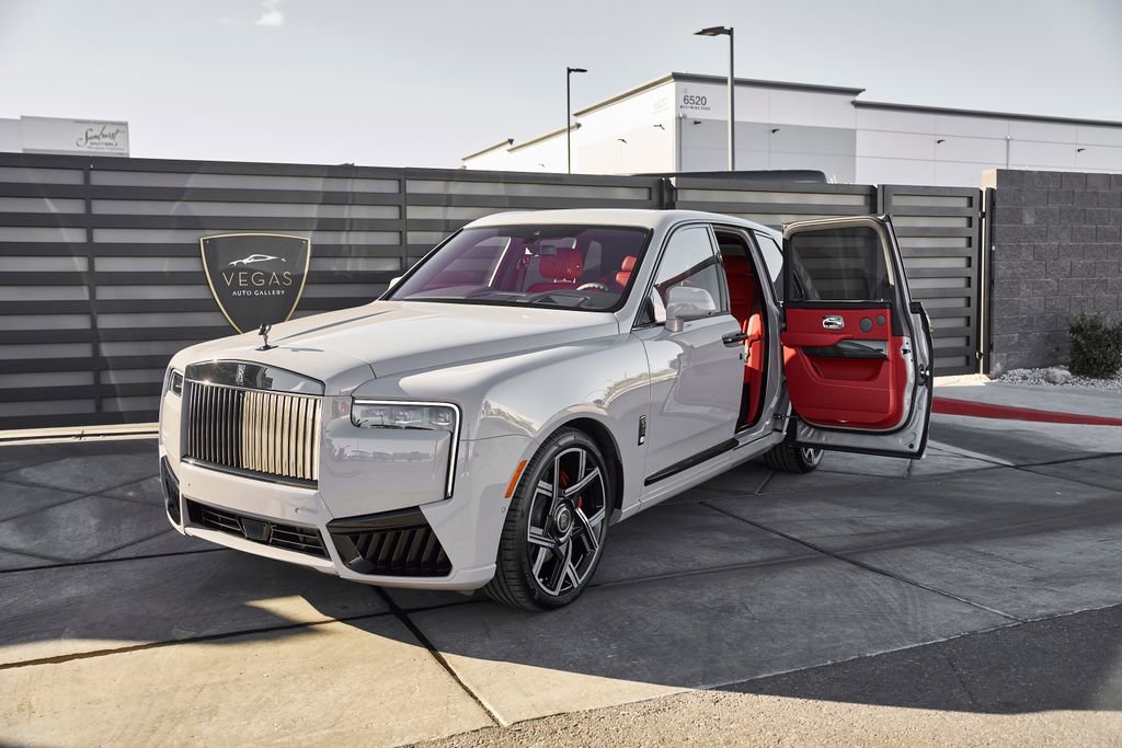 Used 2025 Rolls-Royce Cullinan Black Badge AWD/4WD image 5