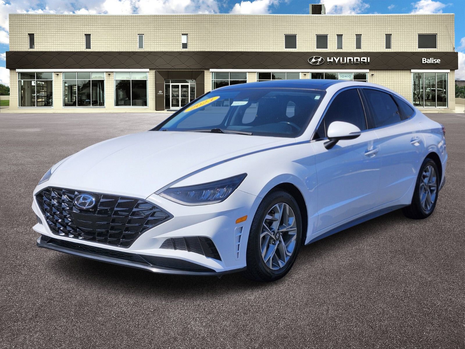 Used 2023 Hyundai Sonata SEL w/ Convenience Package image 4
