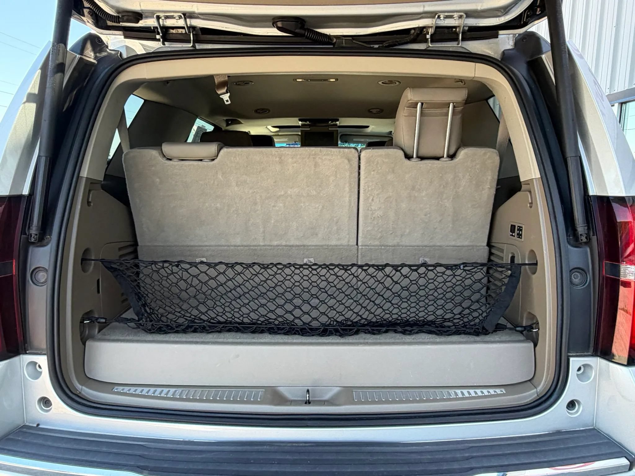 Used 2016 Chevrolet Tahoe LTZ AWD/4WD image 19