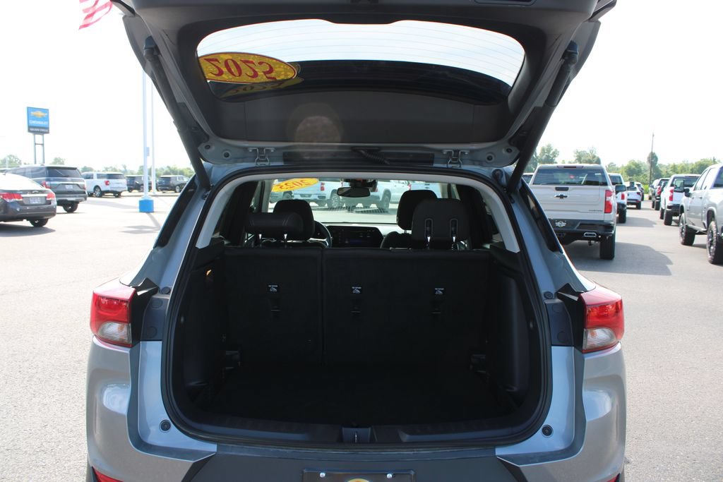 Used 2025 Chevrolet TrailBlazer LT w/ Convenience Package FWD image 17