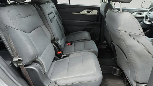 Used 2025 Ford Explorer Active AWD/4WD image 24