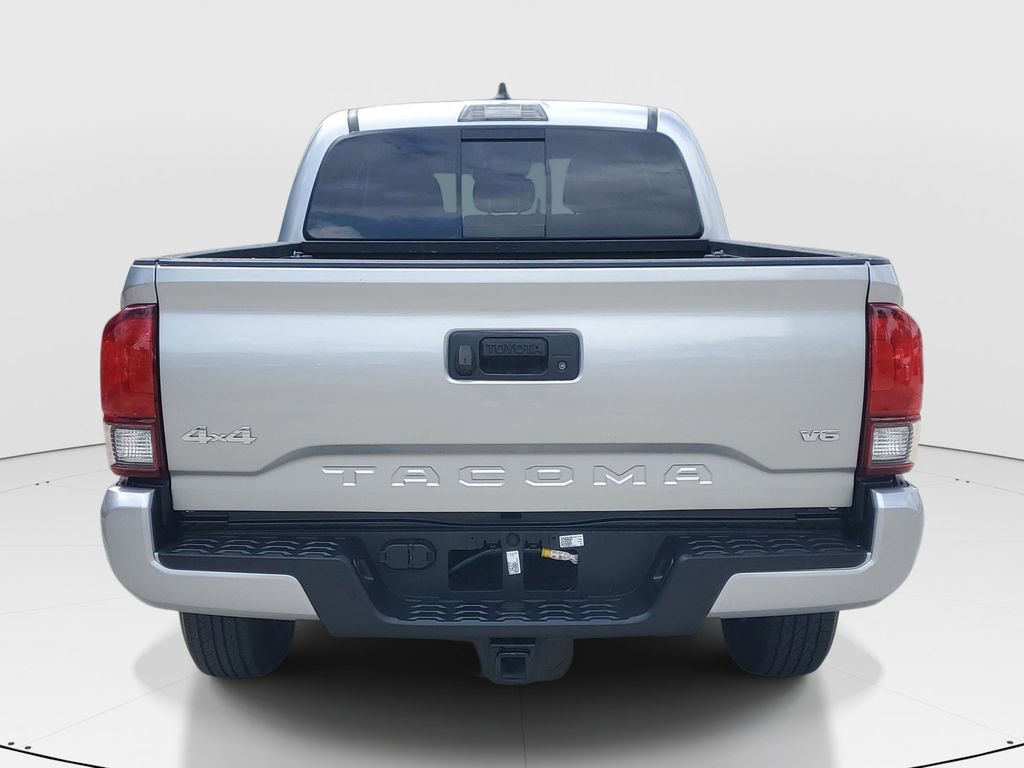 Used 2022 Toyota Tacoma SR5 w/ Technology Package image 6
