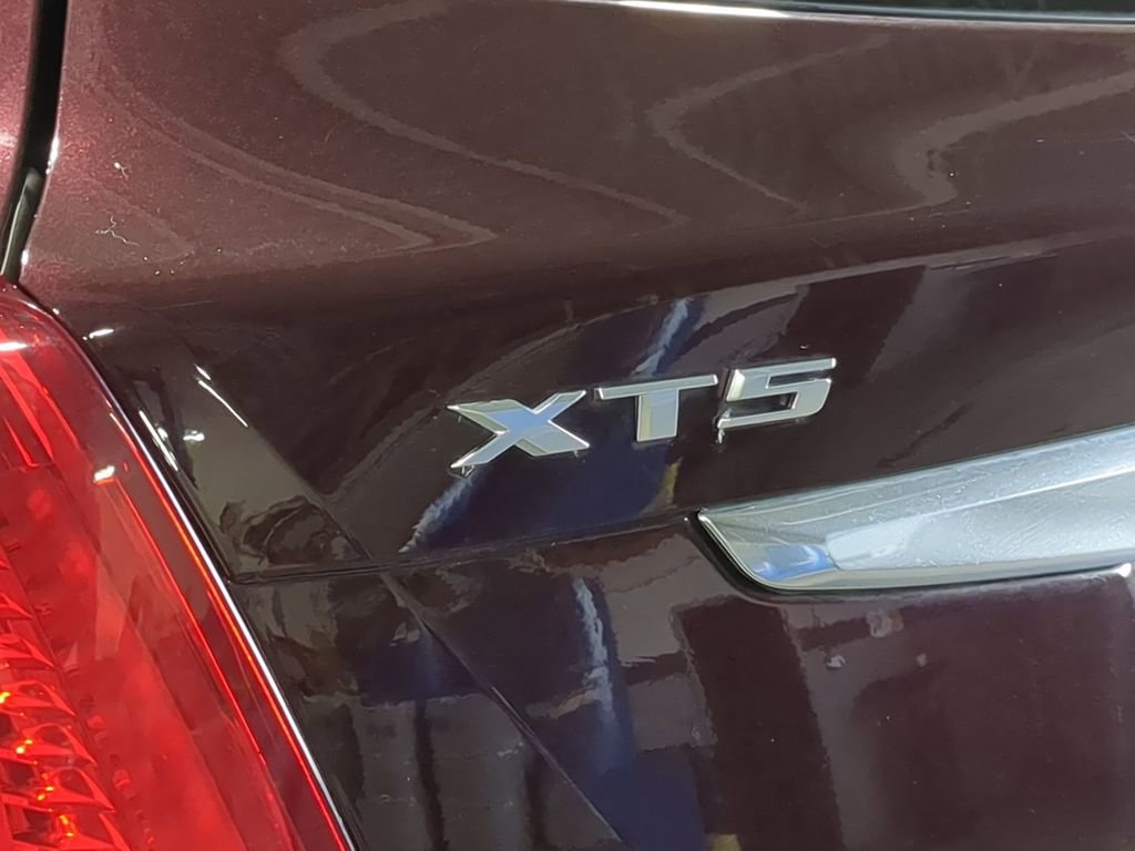 Used 2018 Cadillac XT5 Luxury w/ Driver Awareness Package image 20