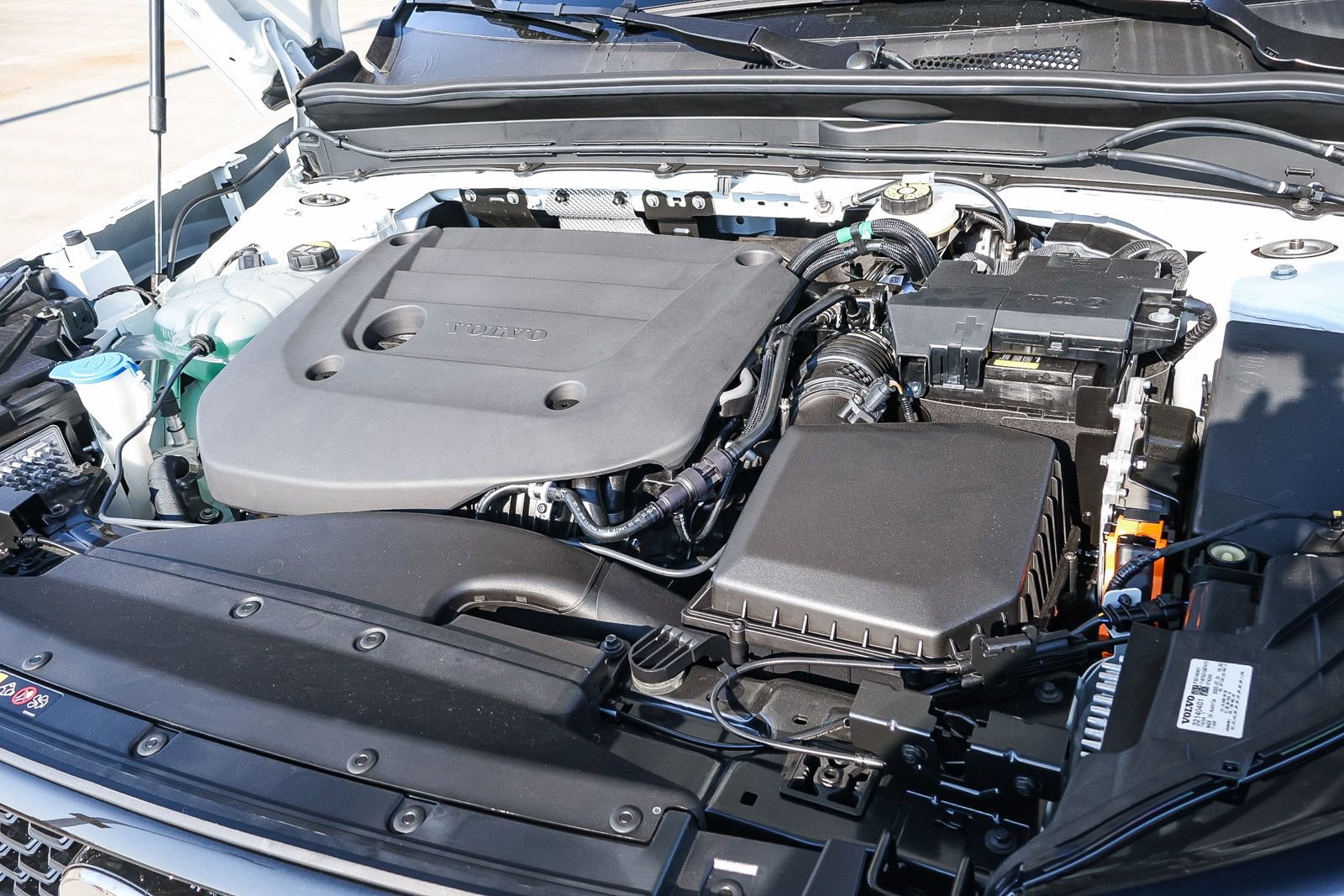 New 2026 Volvo XC40 B5 Plus w/ Protection Package Premier image 39