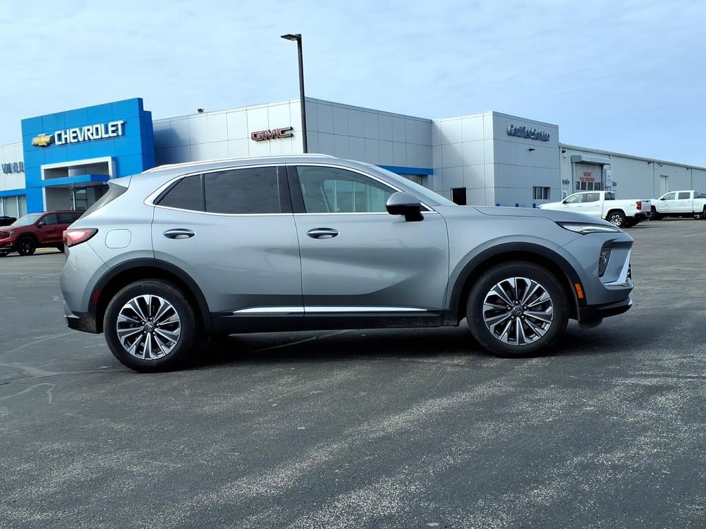 Certified 2025 Buick Envision Preferred image 5