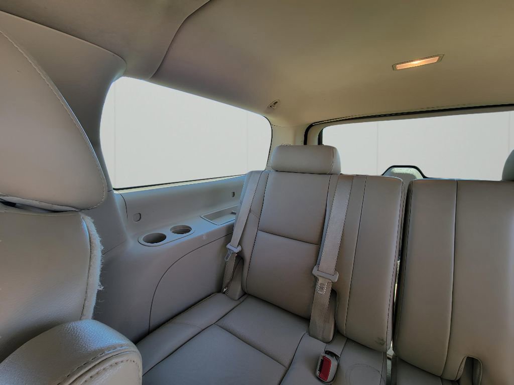 Used 2014 Chevrolet Suburban LTZ image 31