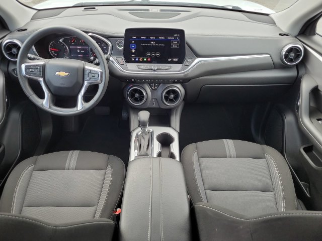 Certified 2025 Chevrolet Blazer LT FWD image 10