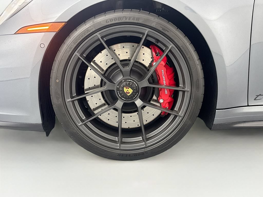 Used 2026 Porsche 911 GTS image 32