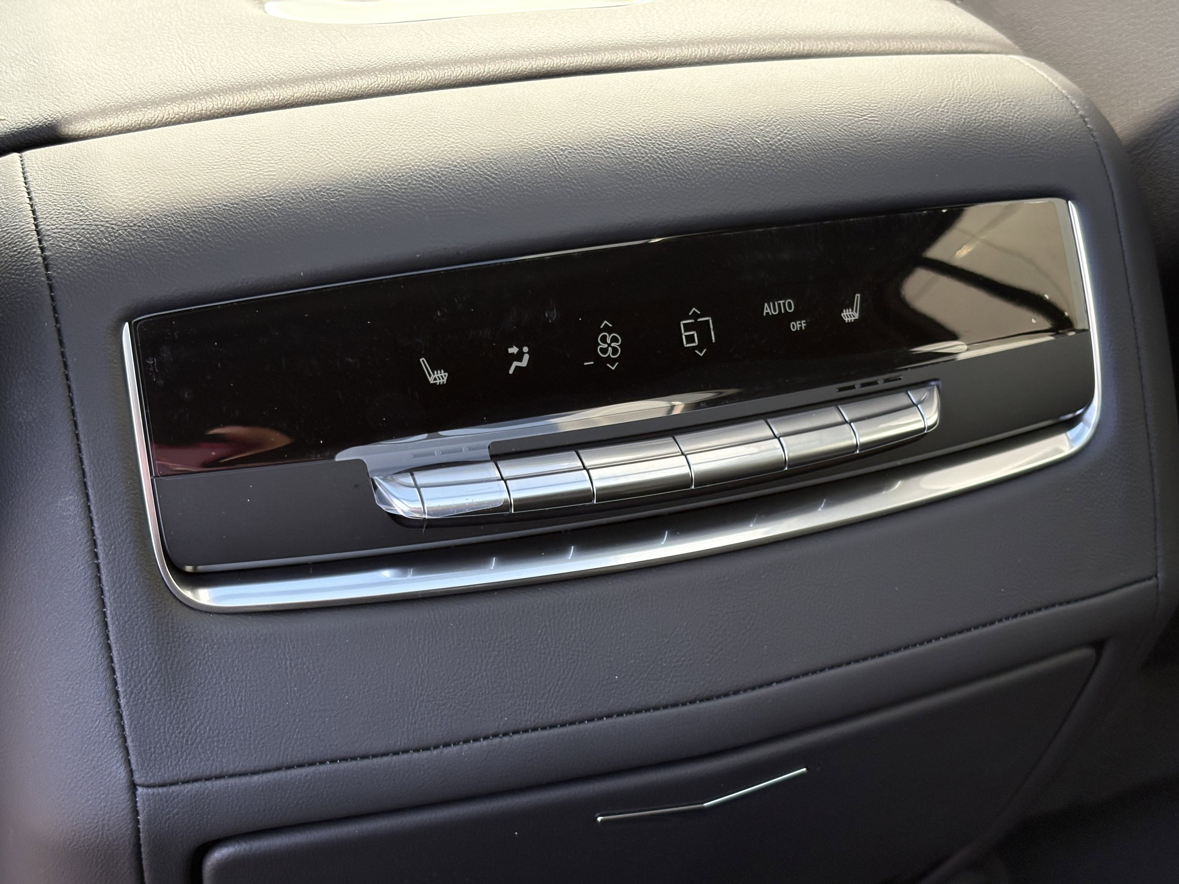 New 2026 Cadillac Escalade ESV Luxury image 15